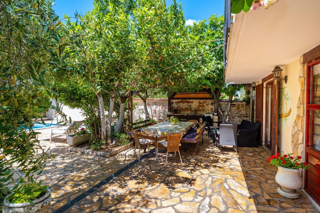 Holiday home Olive House